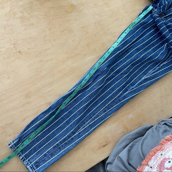 American Eagle Mom Pinstripe High Rise Jeans 2 - Picture 9 of 9